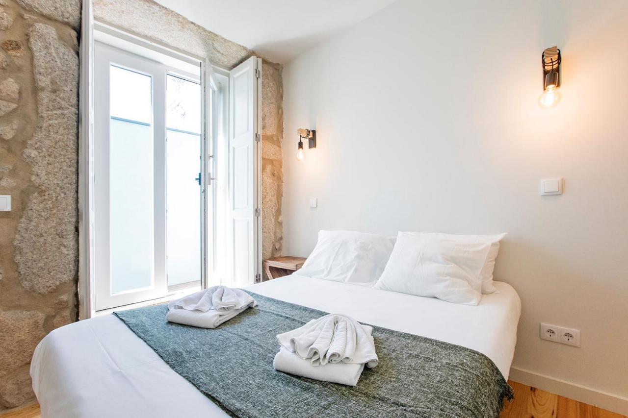 Central Studio W/ Pool, Ac & Patio By Lovelystay Porto Buitenkant foto