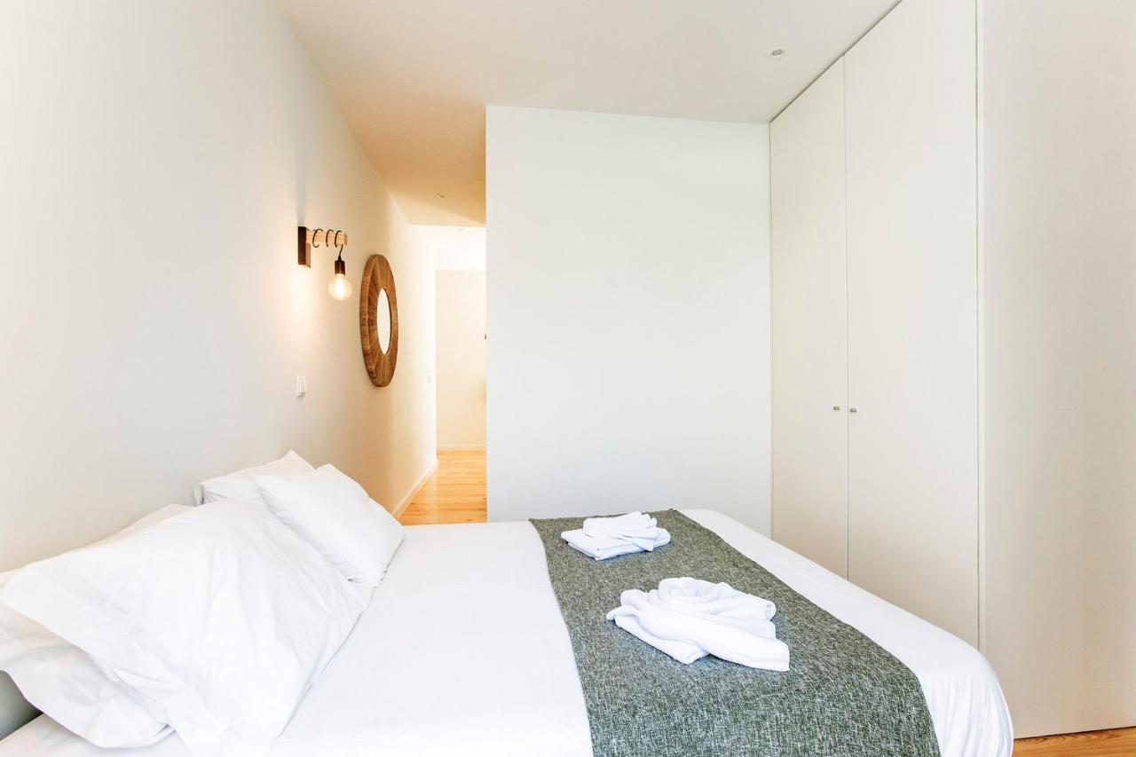 Central Studio W/ Pool, Ac & Patio By Lovelystay Porto Buitenkant foto