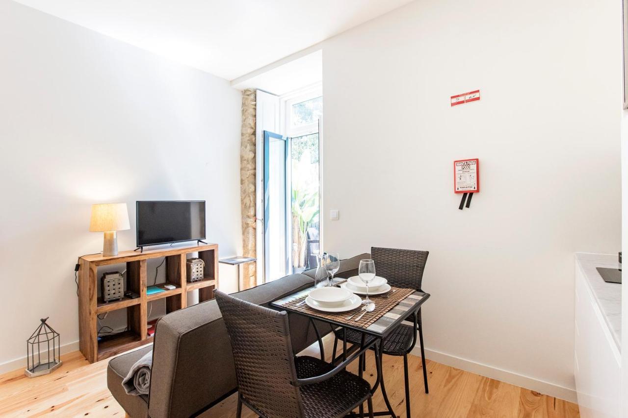 Central Studio W/ Pool, Ac & Patio By Lovelystay Porto Buitenkant foto